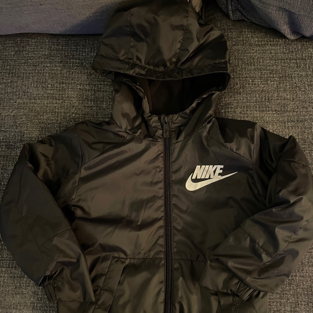 Boys Nike Windbreaker with Fleece Lining Size 4/5T